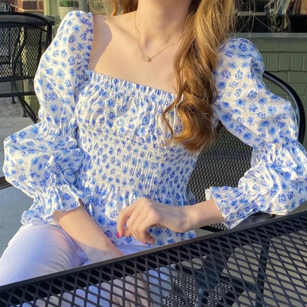 Boutique Puff- Sleeve Smocked Blue Flower Top
